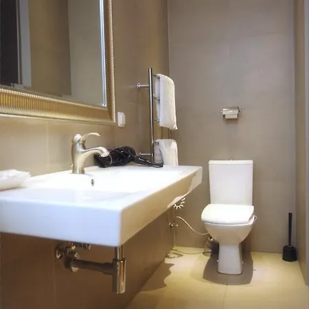 Luxury With Bath Butas