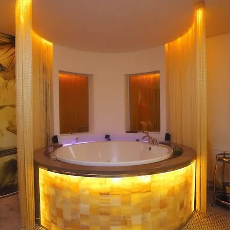 Luxury With Bath Butas *