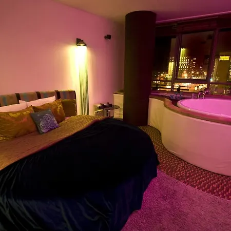 Luxury With Bath *